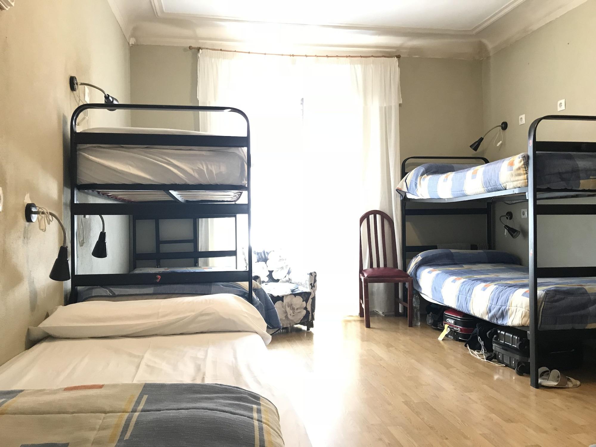 Хостел Rc Miguel Angel Мадрид Екстер'єр фото Hostel room in Madrid, Spain