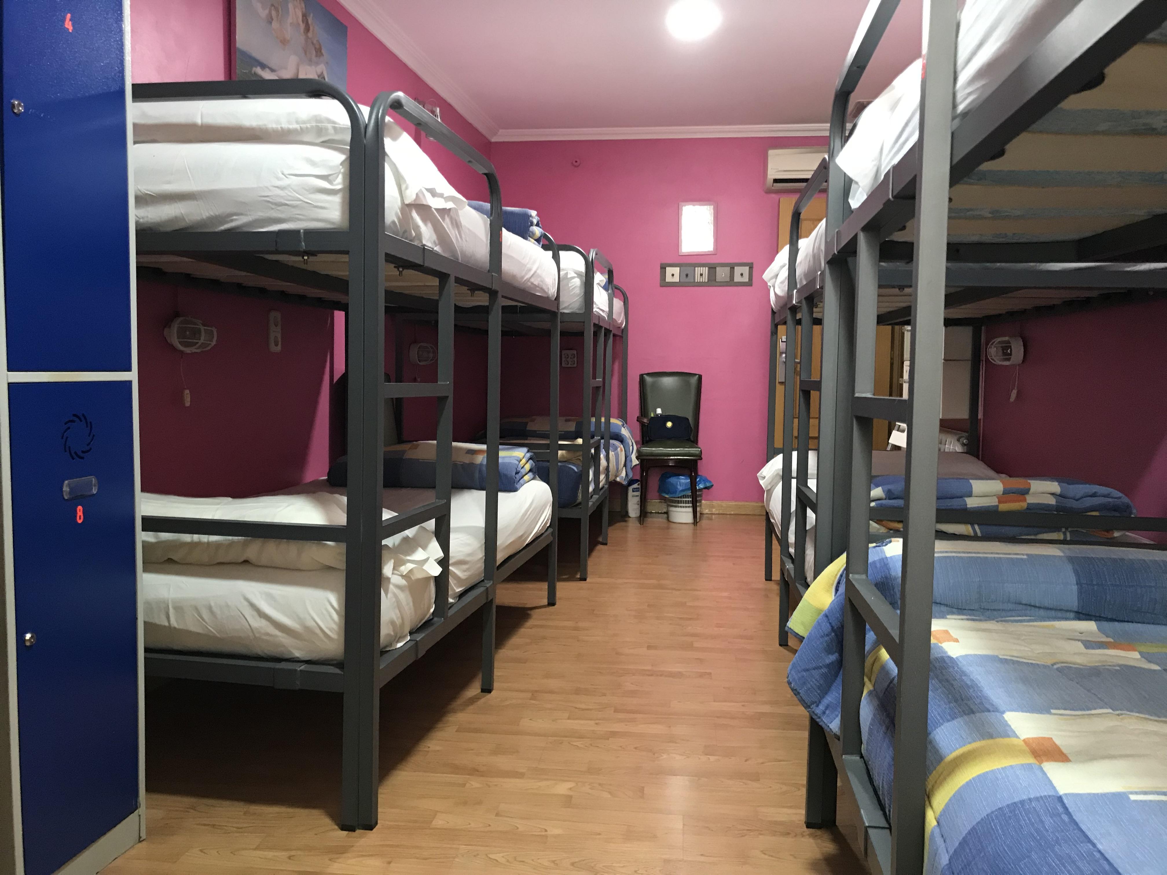 Хостел Rc Miguel Angel Мадрид Екстер'єр фото Hostel in Madrid, Spain
