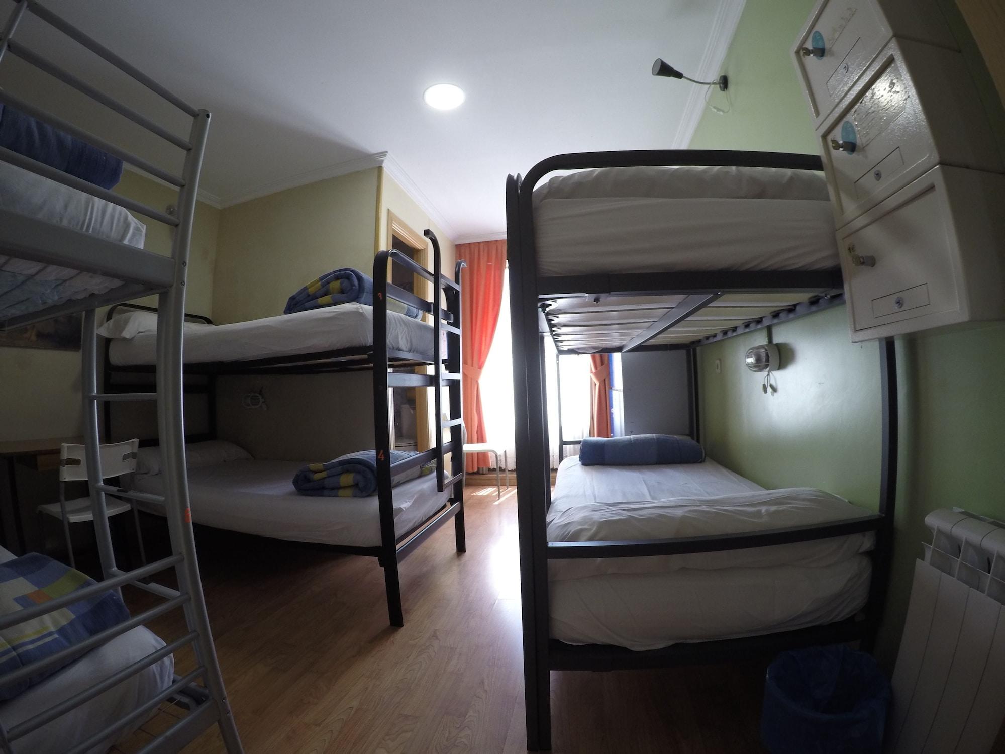 Хостел Rc Miguel Angel Мадрид Екстер'єр фото Hostel in Madrid, Spain